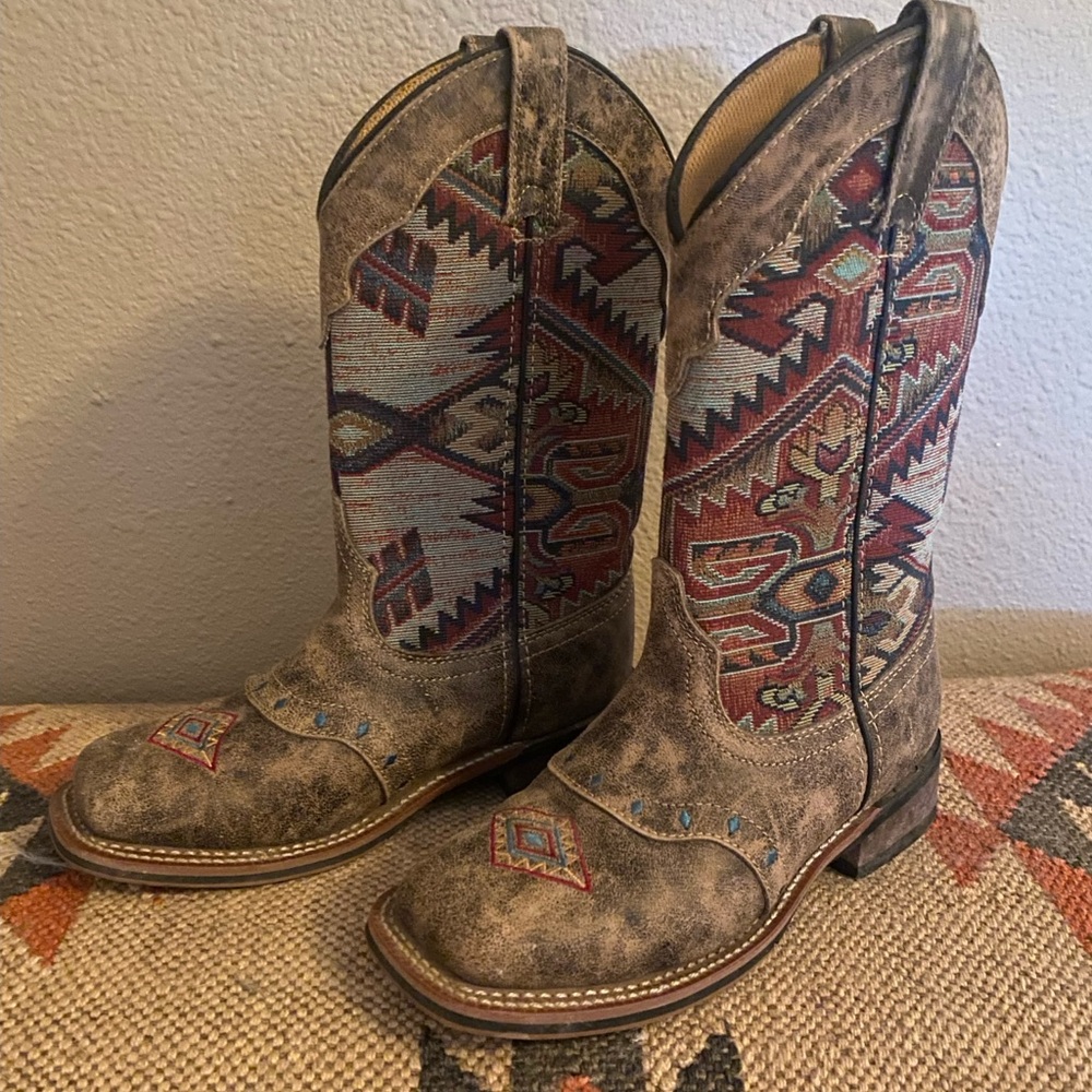 Laredo Cowboy Boots with Aztec Pattern